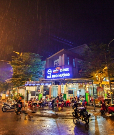 QUÁN ĐỈNH