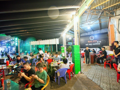 QUÁN ĐỈNH